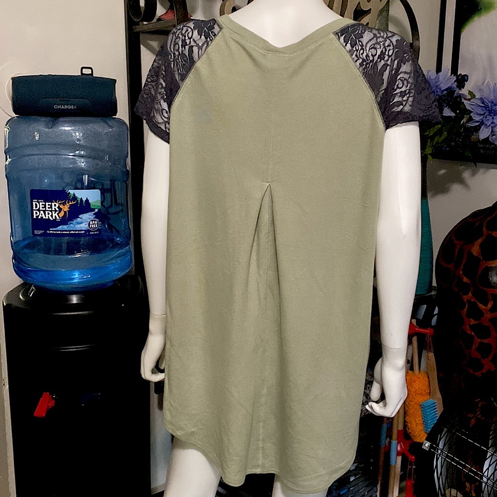 Torrid - Picture 2 of 3